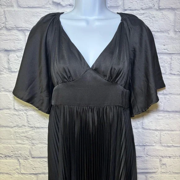 Baltic Born Aubree Accordion Pleated V-Neck A-Line Midi Dress Black Large NWT - Picture 10 of 16